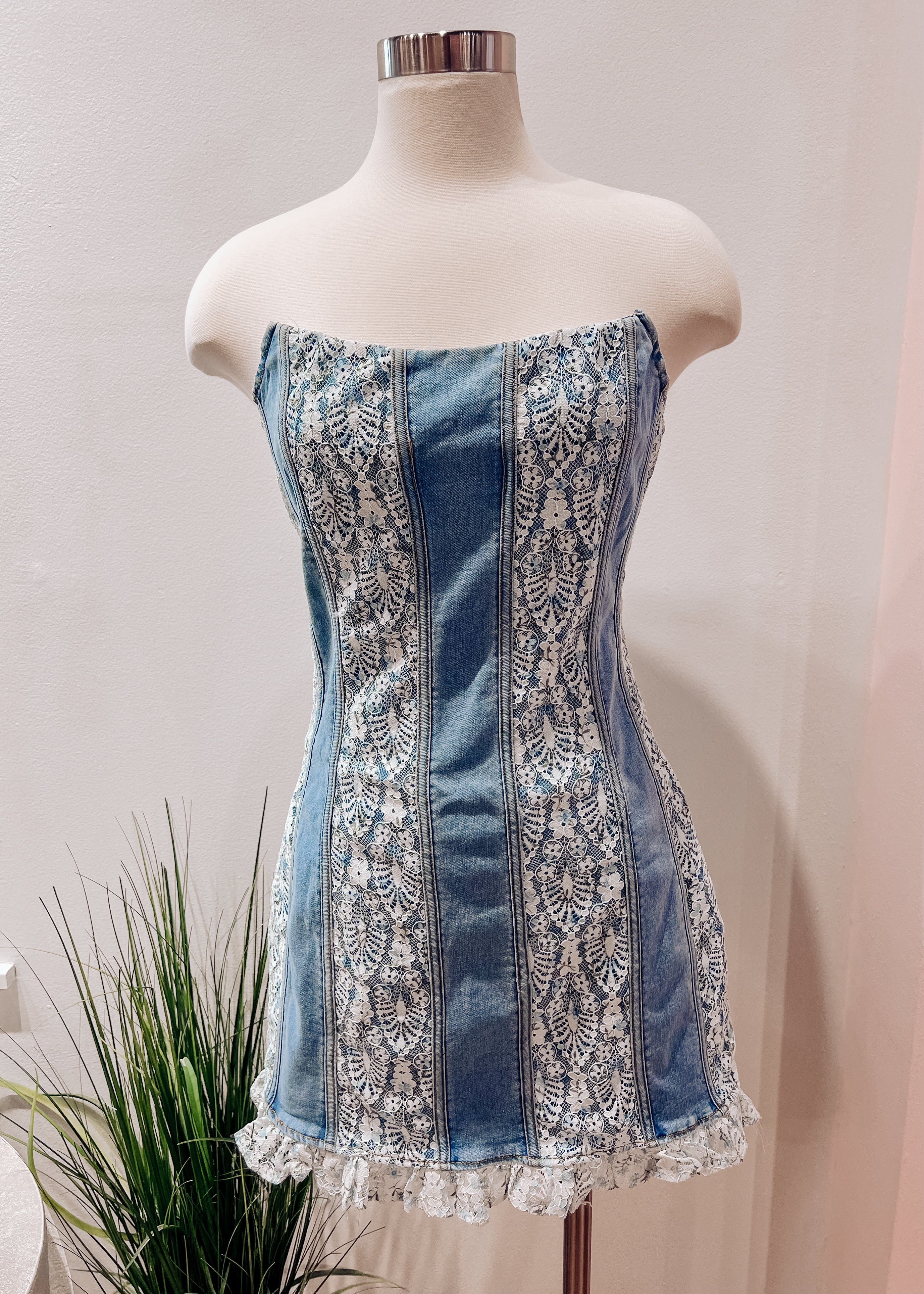 OUTLAW HONEY DENIM DRESS